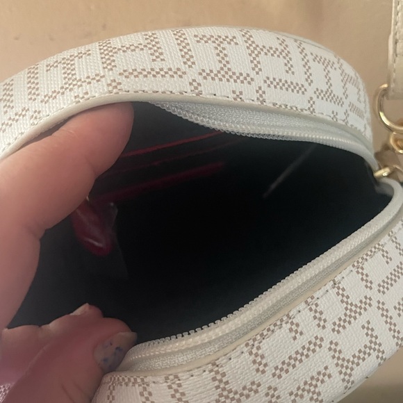 Purse - Picture 2 of 3